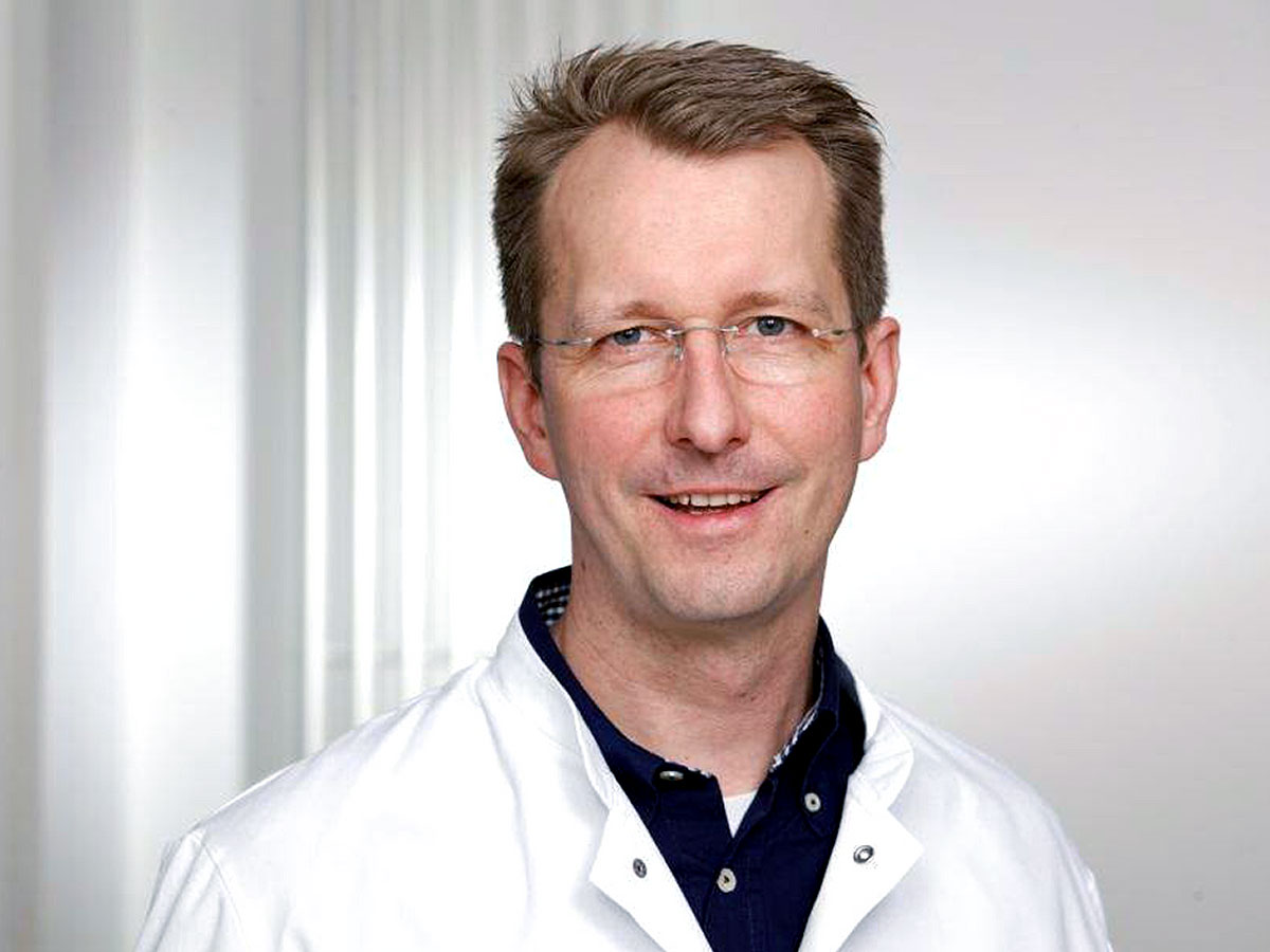 Dr. Micha Bahr